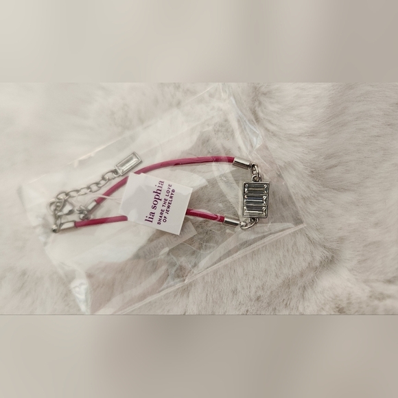 NWT Lia Sophia "Parfait" Strawberry Cut Crystals bracelet - Picture 3 of 3